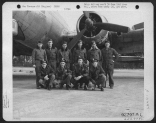 Lt E B Miller and crew 26-2-45.jpg